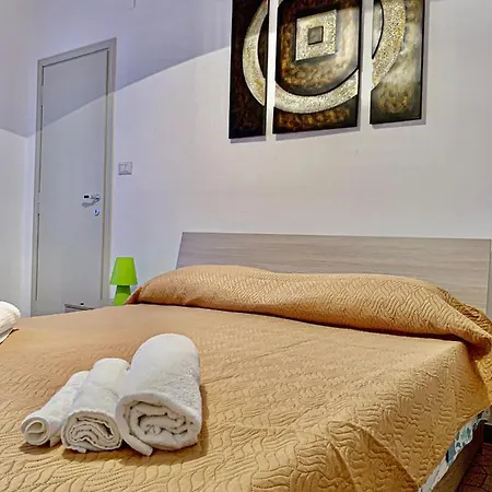 Appartamento Viale Italia 3 *